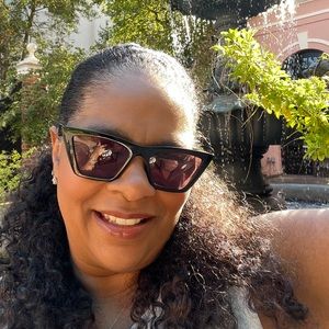 Meet your Posher, Shelley